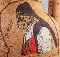 Szardíniai parafával bevont kerámia kancsó, kis kopással, m: 22 cm