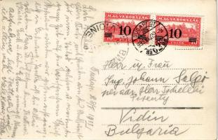 1933 Budapest V. Belvárosi étterem és kávéház terasza pincérekkel és vendégekkel. photo