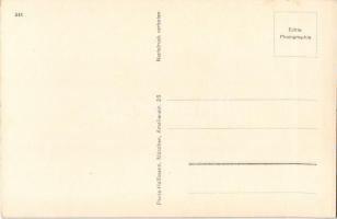 Besuch des Reichskanzlers in Neuschwanstein / Adolf Hitler with child and officers in Neuschwanstein...