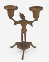 Antik német bronz figurális kétágú gyertyatartó, cca 19. sz. vége, m: 21 cm