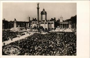 Budapest XIV. A XXXIV. Nemzetközi Eucharisztikus Kongresszus főoltára (Dr. Lechner Jenő műépítész alkotása)