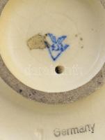 Hummel éneklő fiú, jelzett, restaurált, m: 13 cm