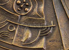 Máté János (1938-2014): Bronz fali dísztányér, jelzett, d: 17 cm