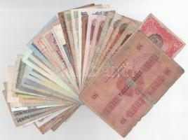 40db-os vegyes bankjegy tétel a világ minden tájáról, közte Egyiptom, Moldova, Mexikó, Srí Lanka stb...