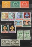 Kis cserkész gyűjtemény 6 lapos közepes berakóban, jobbakkal