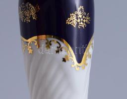 Zsolnay Pompadour mintás gyertyatartó pár. Jelzett, m: 14 cm