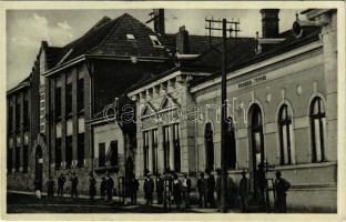 1940 Tasnád, Városháza és Állami iskola. Löwynger kiadása / Primaria si Scoala de Stat / town hall, state school + "1940 Kolozsvár visszatért" So. Stpl.