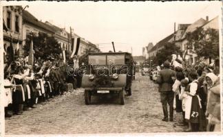 1940 Székelyudvarhely, Odorheiu Secuiesc; bevonulás, katonai teherautó / entry of the Hungarian troops, military truck. Kováts István photo