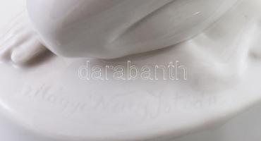 Herendi tükrös akt. Terv.: Szilágyi Nagy István. Jelzett, fehérmázas, m: 24,5 cm