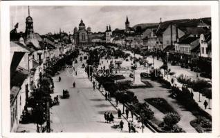 Marosvásárhely, Targu Mures; Széchenyi tér, üzletek, automobilok / square, shops, automobiles