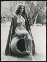 cca 1960-1980 'Miss Espana' spanyol szépségkirálynő fotója, jelzés nélkül, 23x17 cm