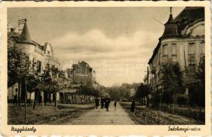 1941 Nagykároly, Carei; Széchenyi utca, rendőr / street view, policeman (EK)