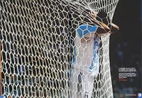 Fotó Reuters: Athén 2004. [A 2004-es Athéni Olimpiai Játékok képes albuma.] (Többszörösen aláírt.)
...