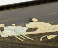 Faragott csont és gyöngyház berakásokból álló kínai kép, lakkozott fa lapon, 1-1 elemhiánnyal, 36x41...