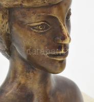 Tőrös Gábor (1934-2021): Női büszt. Öntött, patinázott bronz, jelzett. márvány talapzaton. m: 17,5 c...