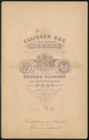cca 1870 Elegáns fiatal férfi portréja (kitűzője alapján valószínűleg lóversenyzéshez köthető személ...