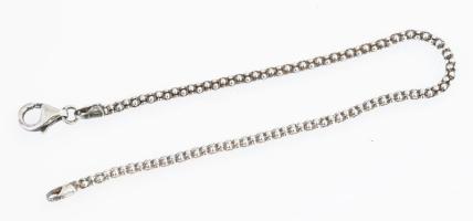 Ezüst(Ag) áttört gömbszemes karkötő, jelzett, h: 19 cm, nettó: 2,4 g