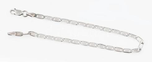 Ezüst(Ag) áttört lapos glídes karkötő, jelzett, h: 20 cm, nettó: 3,4 g