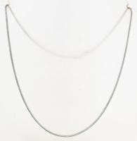 Ezüst(Ag) hengeres kígyó nyaklánc, jelzett, h: 40 cm, nettó: 2,9 g