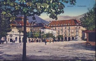 Bolzano Walther square with City Café and Hotel