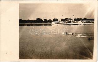 1935 Sződliget, fürdőzés, úszás a Dunában, háttérben a DDSG Duna Gőzhajózási Társaság "HABSBURG" oldalkerekes gőzhajója. photo (EB)