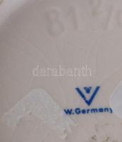 Hummel iskolás lány, jelzett, restaurált, m: 12,5 cm