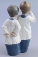 1989, Lladro kisfiúpár, jelzet, hiánnyal, m: 17,5 cm