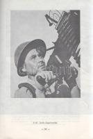 A húszéves Izráel. Szerkesztette Dán Ofry. (Dedikált.)
Tel-Aviv, (1968). Lumen Könyvkiadó (Lino-tur...