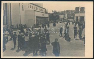 cca 1935 Eredeti fotó a Budapesti Nemzetközi Vásárról, a Goldberger Gyár pavilonjával, jó állapotban, 8,5×13,5 cm