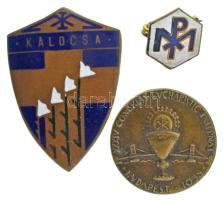 ~1930-1940. 3db klf zománcozott és bronz jelvény, közte Madarassy Walter (1909-1994) 1938. "XXXIV. Nemzetközi Eucharisztikus Kongresszus Budapest" bronz kitűző hátlapon "Ludvig Bp." gyártói jelzéssel (23mm) T:AU,XF