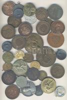 Óriási vegyes világ hagyatéktétel rengeteg ezüsttel, sok magyarral, régi és új, benne jobbak. Kiváló...