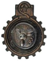 Szovjetunió ~1940. "Vöröskereszt / Vörös Félhold" zománcozott fém jelvény, csavaros hátlap...