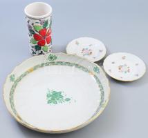 Herendi Apponyi zöld mintás kínáló repedéssel d: 26 cm + 2 darab alátét kopással d: 12 cm + görög kerámia váza m: 15 cm