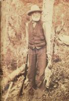 Maes, Michel: Vadászterületek a nagyvilágban. Emlékezetes vadászatok a földkerekségen. 2000, Geopen....