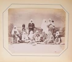 cca 1890 Souvenir de Constantinople, Sébah & Joaillier műterméből, 48 db fotóval, két oldalon ür...