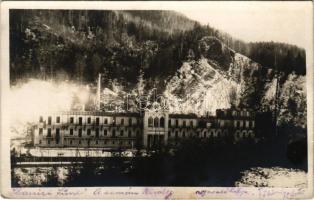 1918 Slanic-Moldova, Baile Slanic, Szlanikfürdő (Bacau); a román király nyaralóhelye télen / holiday residence of the Romanian king in winter. photo + "M. kir. 16. honvéd gyalogezred"