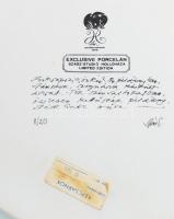 Hollóházi Porcelánmanufaktúra, Szász-Stúdió, Szász Endre (1926-2003): Férfi arc. Jelzett, lila hátté...