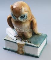 Zsolnay kisplasztika - Tudós bagoly. Multicolor mázakkal fedett öntött finomfajansz. Jelzett, talpán minimális kopottsággal, m: 27 cm