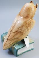 Zsolnay kisplasztika - Tudós bagoly. Multicolor mázakkal fedett öntött finomfajansz. Jelzett, talpán...