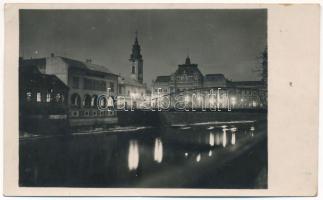 1944 Nagyvárad, Oradea; Körös-parti részlet este, híd, városháza / Cris riverside at night, bridge, town hall (gyűrődés / crease)