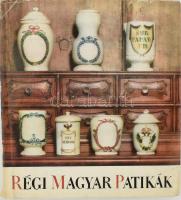 Nékám Lajosné: Régi magyar patikák. Bp., 1971, Corvina. Fekete-fehér és színes képekkel illusztrálva. Kiadói egészvászon-kötés, kissé sérült kiadói papír védőborítóban.