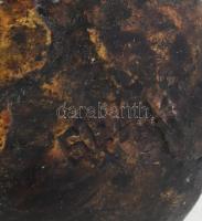 Raffay Dávid (1973- ): Szürke marha szobra. Bronz, Márvány félgömb talapzaton. Jelzett m: 37 cm