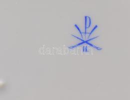 Herendi porcelán bonbonniere. Kézzel festett, jelzett, minimális kopással 17x9 cm