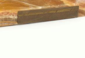 Márvány asztali óra. "1936 Lévai Protestáns Leányegylet" feliratos gravírozott réz tábláva...