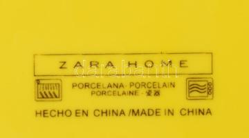 Porcelán citrom alakú csésze alátéttel, jelzett, kis pattogzással, m: 7,5 cm