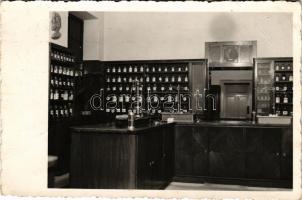 Kolozsvár, Cluj; M. kir. kolozsvári 9. sz. honvéd helyőrségi kórház gyógyszertára, belső / Hungarian military, pharmacy of the garrison hospital, interior. photo (felületi sérülés / surface damage)