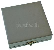 1978. "Vác városért" egyoldalas bronz emlékérem eredeti dísztokban (60mm) T:AU patina