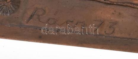 Rácz Edit (1936- ): Gyermek pár és Skorpió. 2 darab plasztika, jelzett, 11x11 cm