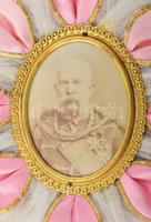 cca 1896 I. Ferenc József (1830-1916) császár és király fotója, mint cotillon-rend, fotó: 4,5×3,5 cm...