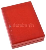 ~1960-1970. "Erdészet Kiváló Dolgozója" aranyozott, zománcozott kitüntetés eredeti tokban,...